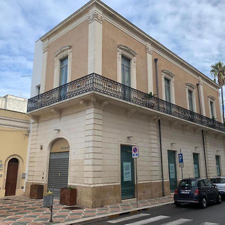 Palazzo 41 Rental Rooms San Pietro Vernotico Exterior photo