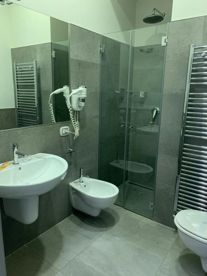 Palazzo 41 Rental Rooms San Pietro Vernotico Exterior photo